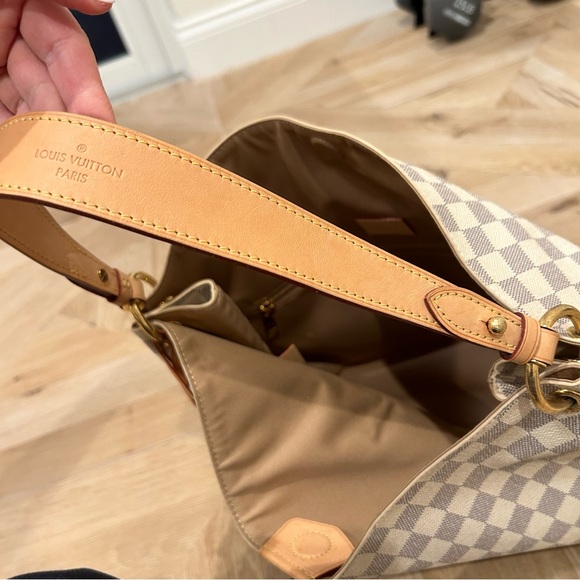 Excellent Condition!  Louis Vuitton Graceful in Damier Azur pattern. - Picture 5 of 15